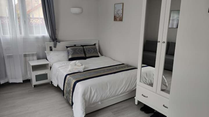 Chambre Privee Pour 4 Personnes En Banlieue Parisienne A بوندي المظهر الخارجي الصورة