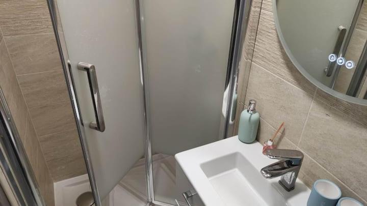 Chambre Privee Pour 4 Personnes En Banlieue Parisienne A بوندي المظهر الخارجي الصورة
