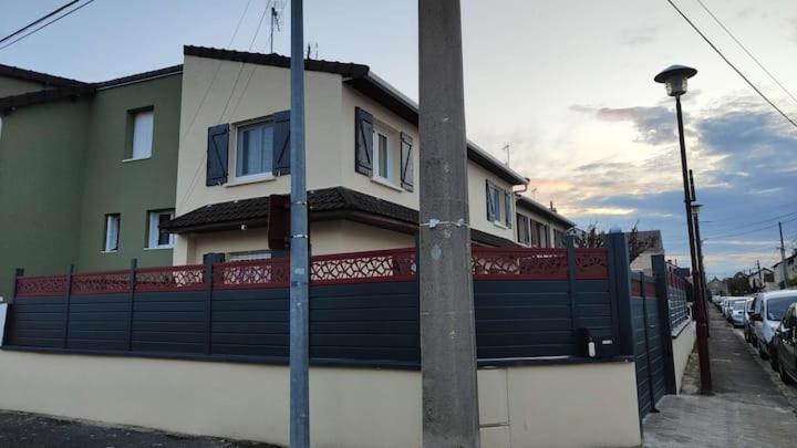 Chambre Privee Pour 4 Personnes En Banlieue Parisienne A بوندي المظهر الخارجي الصورة
